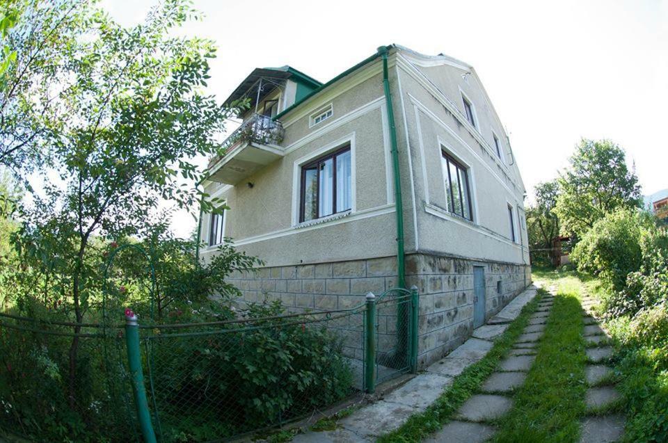 Zabava Apartment Яремче Екстериор снимка
